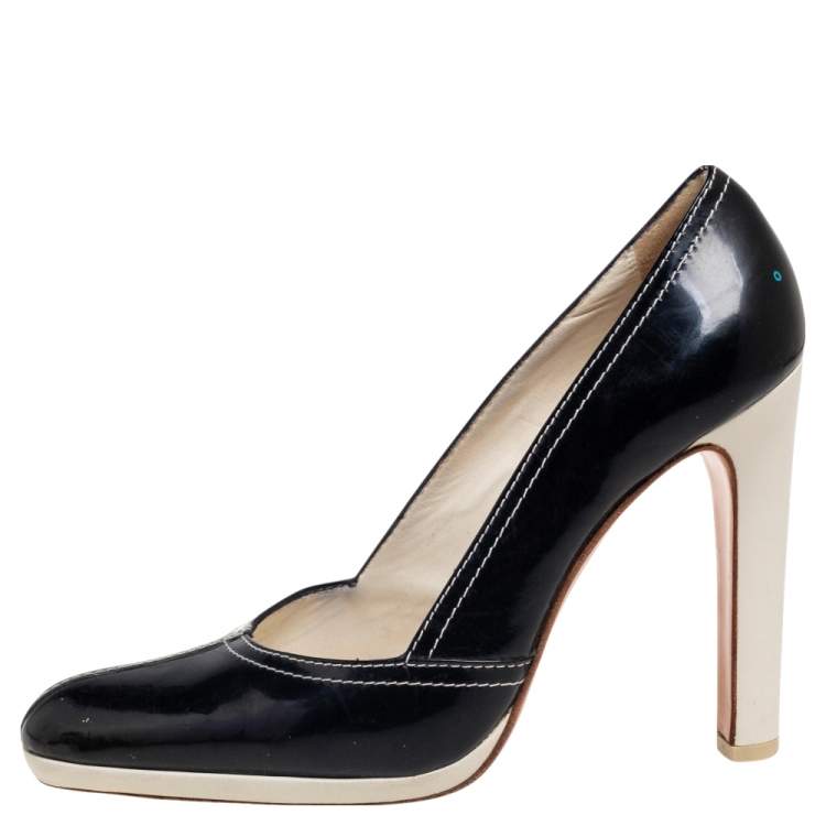 Pre Owned Miu Miu Black Patent Leather Round-Toe Pumps Size 37.5