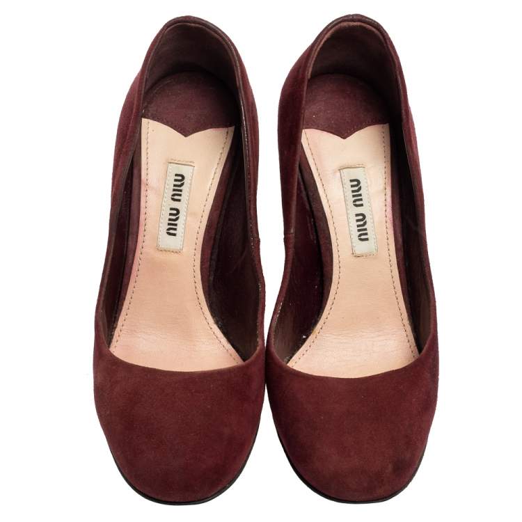 Pre Owned Miu Miu Burgundy Suede Crystal Embellished Block Heel Pumps Size 35