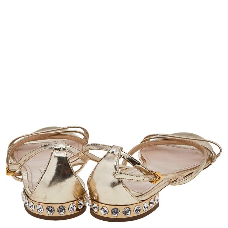 مملوكة مسبقًا Miu Miu Gold Leather Embellished Flats Sandals Size 39.5