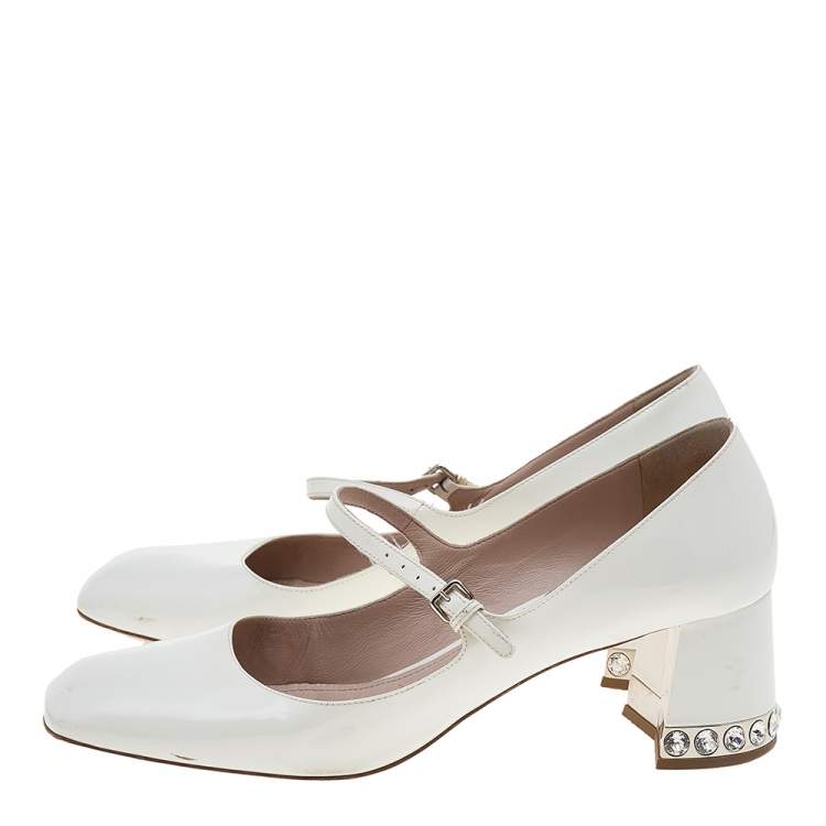 مملوكة مسبقًا Miu Miu White Patent Leather Mary Jane Square Toe Pumps Size38.5