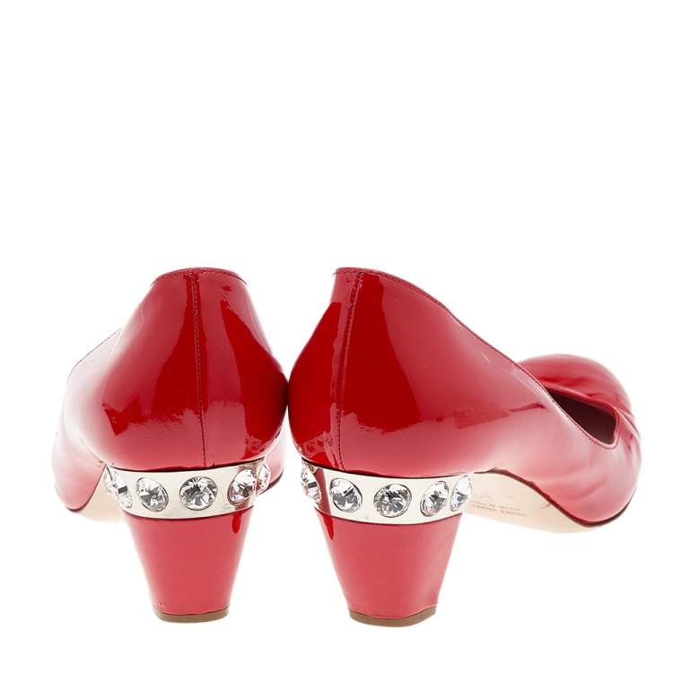 مملوكة مسبقًا Miu Miu Red Patent Leather Kitten Heel Pumps Size 38