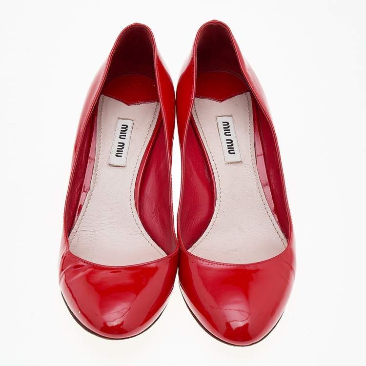مملوكة مسبقًا Miu Miu Red Patent Leather Kitten Heel Pumps Size 38