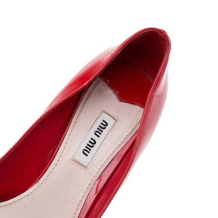 مملوكة مسبقًا Miu Miu Red Patent Leather Kitten Heel Pumps Size 38