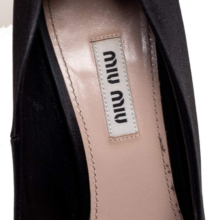 Pre Owned Miu Miu Black Satin Ankle Wrap Pointed-Toe Pumps Size 38.5