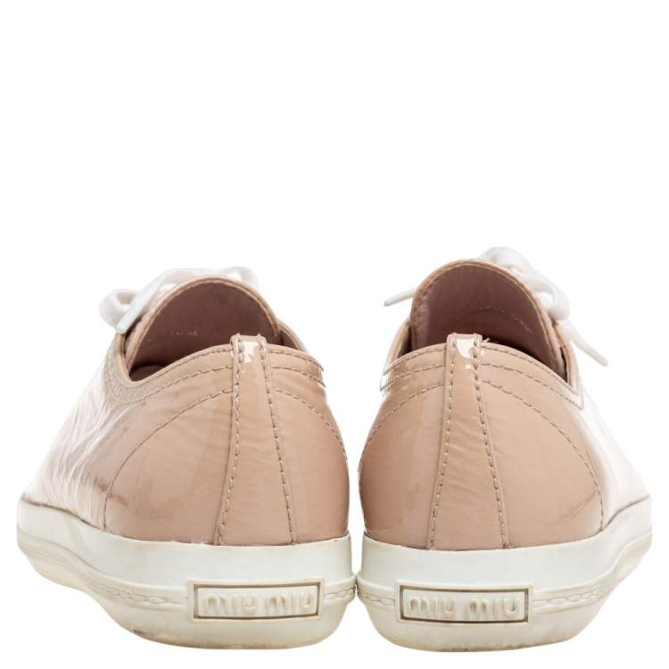 مملوكة مسبقًا Miu Miu Beige Patent Leather Crystal Embellished Cap Toe Lace-Up Sneakers Size 38