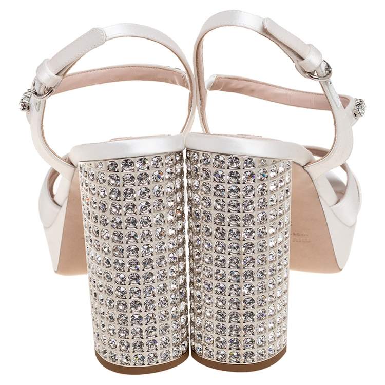 مملوكة مسبقًا Miu Miu Ivory Satin Crystal Embellished Ankle-Strap Platform Sandals Size 38