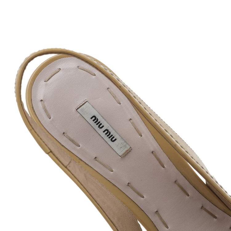 Pre Owned Miu Miu Beige/Black Patent Leather Bow Slingback Peep Toe Sandals Size 37.5