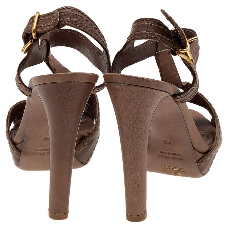 مملوكة مسبقًا Miu Miu Brown Leather Stitch Detail Ankle Strap Platform Sandals Size 38