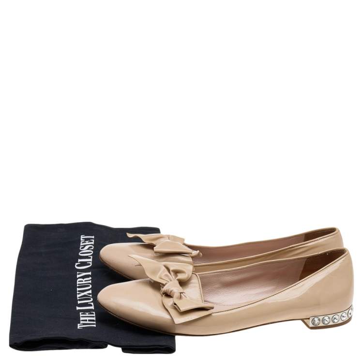 Pre Owned Miu Miu Beige Patent Leather Crystal Embellished Bow Smoking Slippers Size 39