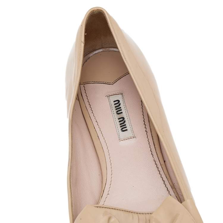 Pre Owned Miu Miu Beige Patent Leather Crystal Embellished Bow Smoking Slippers Size 39