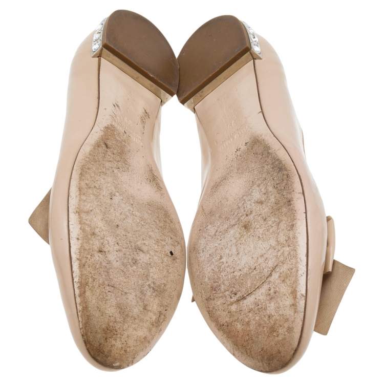 Pre Owned Miu Miu Beige Patent Leather Crystal Embellished Bow Smoking Slippers Size 39