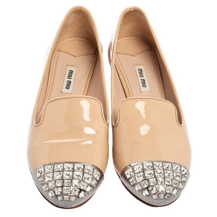 Pre Owned Miu Miu Beige Patent Leather Crystal Embellished Cap Toe Smoking Slippers Size 39  