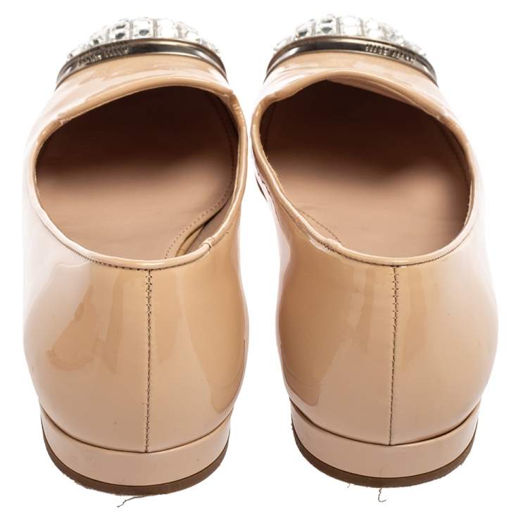 Pre Owned Miu Miu Beige Patent Leather Crystal Embellished Cap Toe Smoking Slippers Size 39  