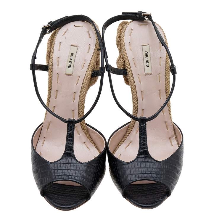 مملوكة مسبقًا Miu Miu Black Lizard Embossed Leather Wedge T Strap Sandals Size 36