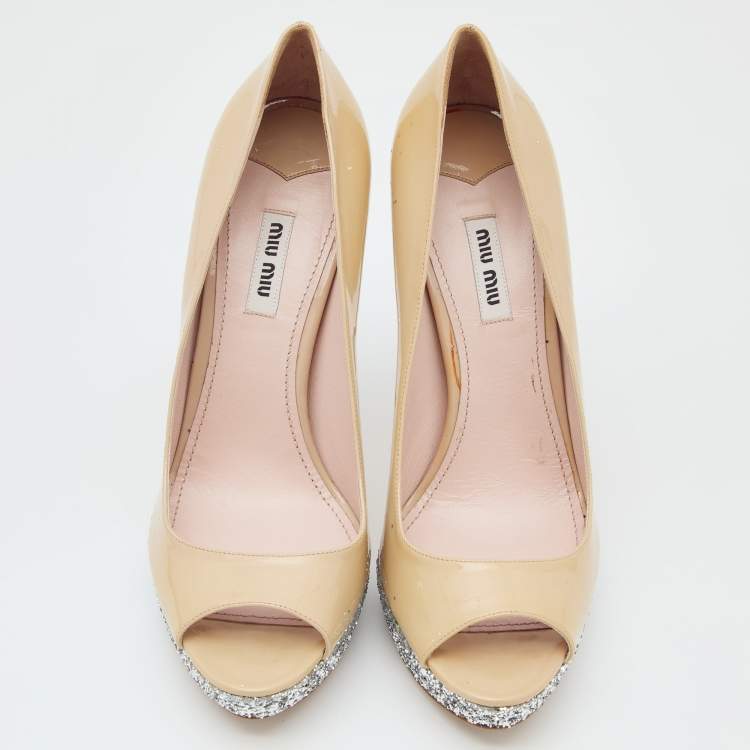 Pre Owned Miu Miu Beige/Silver Patent Leather and Glitter Peep Toe Platform Pumps Size 40