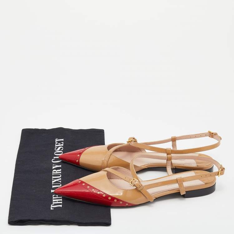 Pre Owned Miu Miu Beige/Red Patent Leather Flat Pointed Toe Sandals Size 38.5
