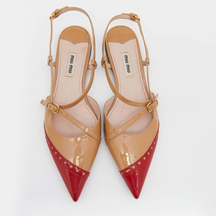 Pre Owned Miu Miu Beige/Red Patent Leather Flat Pointed Toe Sandals Size 38.5