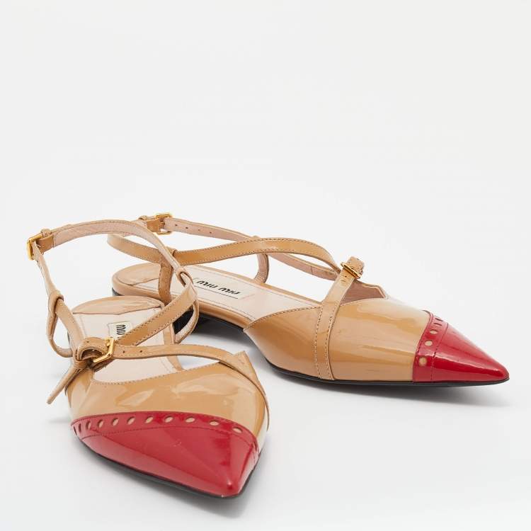 Pre Owned Miu Miu Beige/Red Patent Leather Flat Pointed Toe Sandals Size 38.5