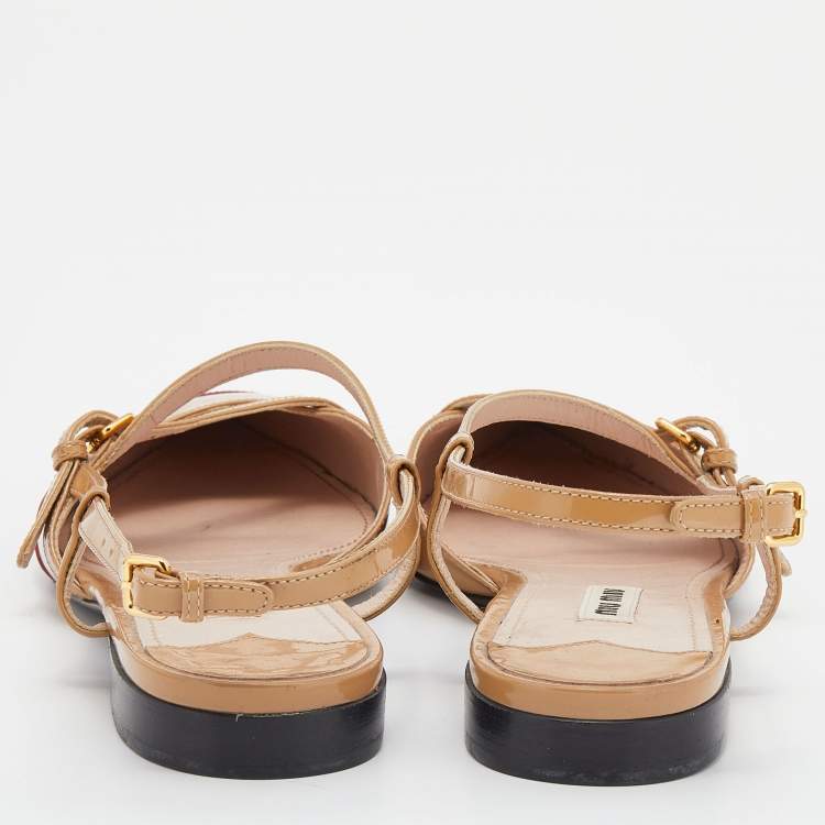 Pre Owned Miu Miu Beige/Red Patent Leather Flat Pointed Toe Sandals Size 38.5