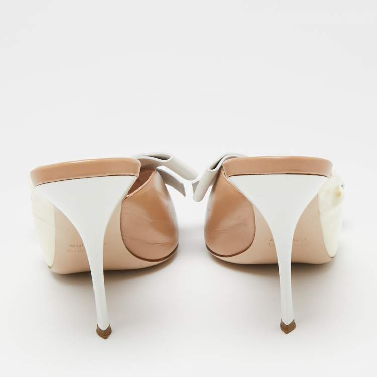 Pre Owned Miu Miu Tri-Color Ruched Patent and Leather Bow Open-Toe Mules Size 40