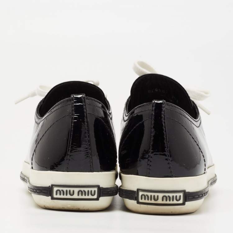 Pre Owned Miu Miu  Black Patent Leather Crystal Embellished Cap Toe Lace Up Sneakers Size 38.5