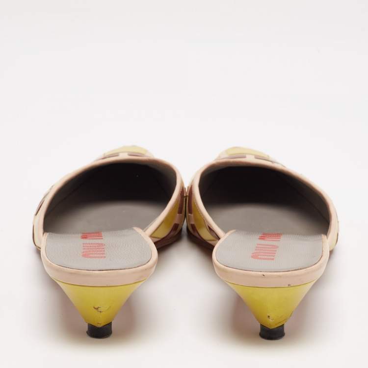مملوكة مسبقًا Miu Miu Tricolor Woven Leather Mule Sandals Size 37.5