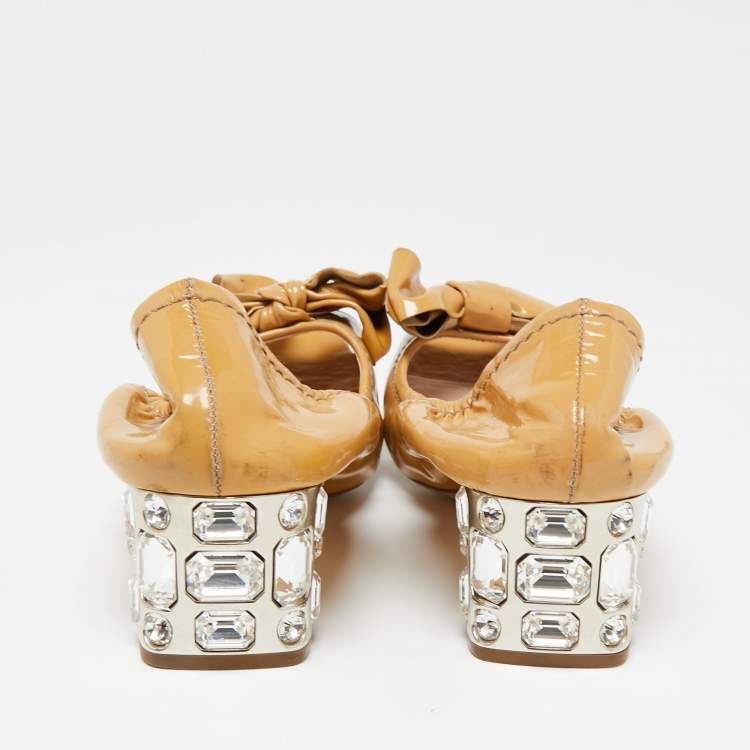 Pre Owned Miu Miu Beige Patent Leather Bow Crystal Studded Heel Peep-Toe Pumps Size 38