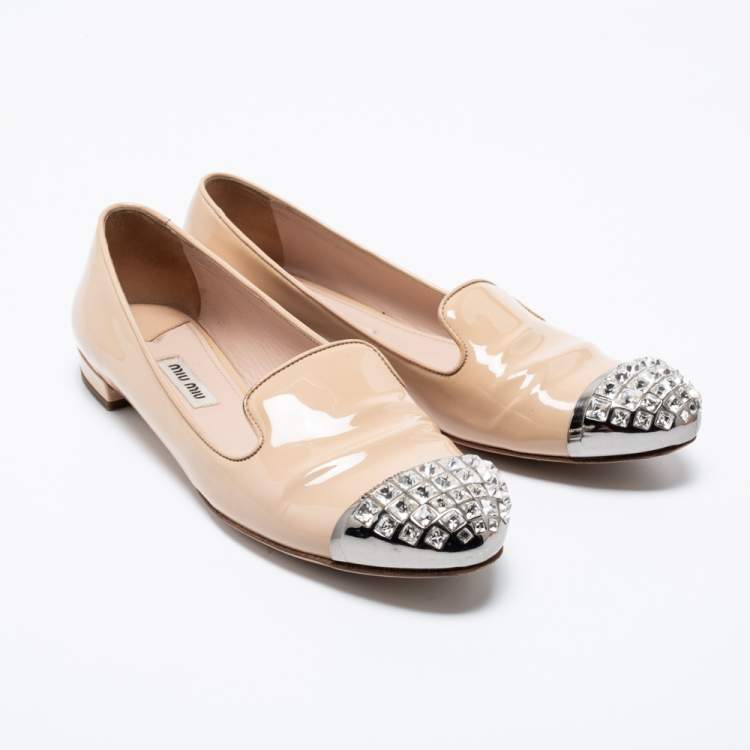 Pre Owned Miu Miu Beige Patent Leather Crystal Embellished Cap Toe Smoking Slippers Size 40