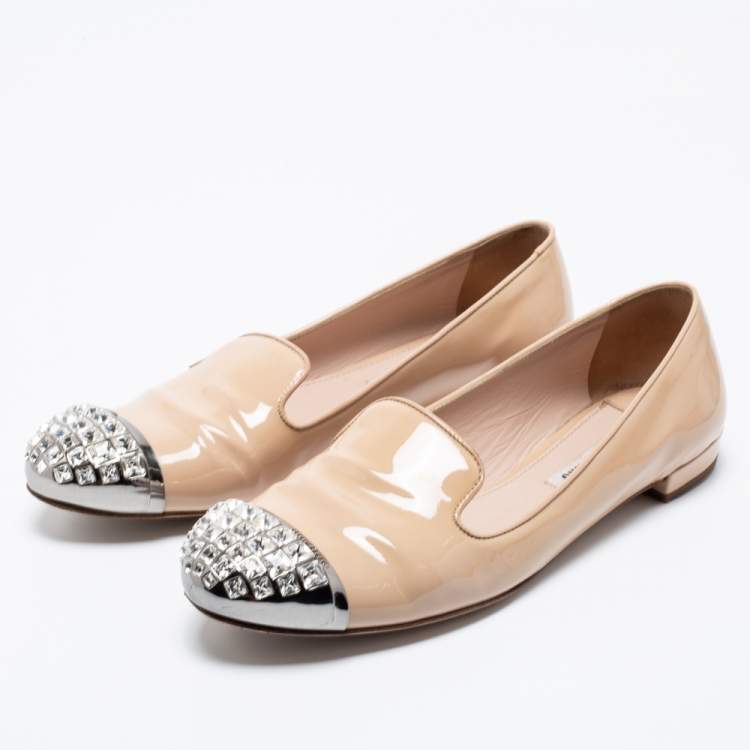 Pre Owned Miu Miu Beige Patent Leather Crystal Embellished Cap Toe Smoking Slippers Size 40
