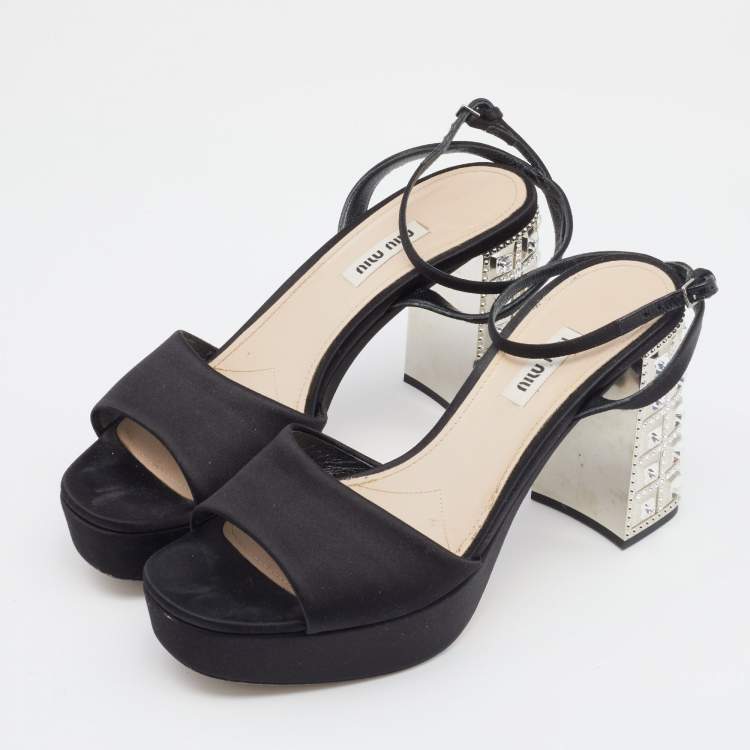 مملوكة مسبقًا Miu Miu Black Satin Crystal Embellished Block Heel Ankle Strap Sandals Size 39