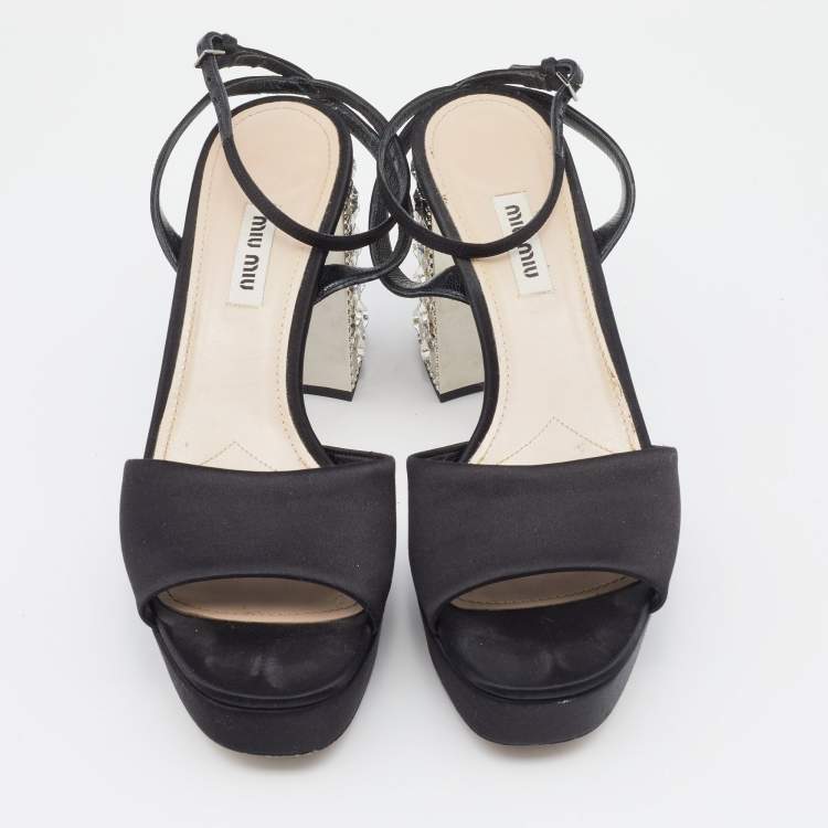مملوكة مسبقًا Miu Miu Black Satin Crystal Embellished Block Heel Ankle Strap Sandals Size 39