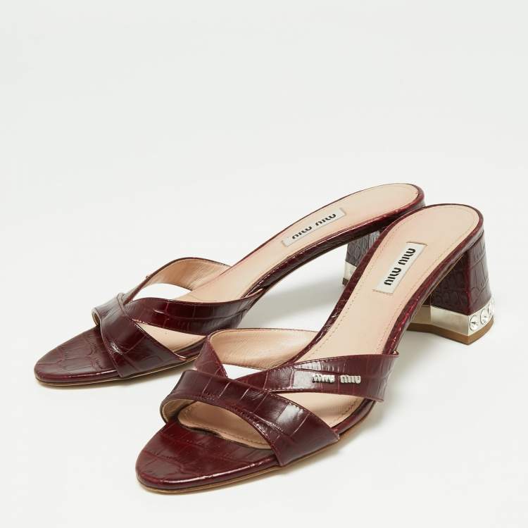Pre Owned Miu Miu Burgundy Croc Embossed Leather Crystal Embellished Heel Slide Sandals Size 39.5