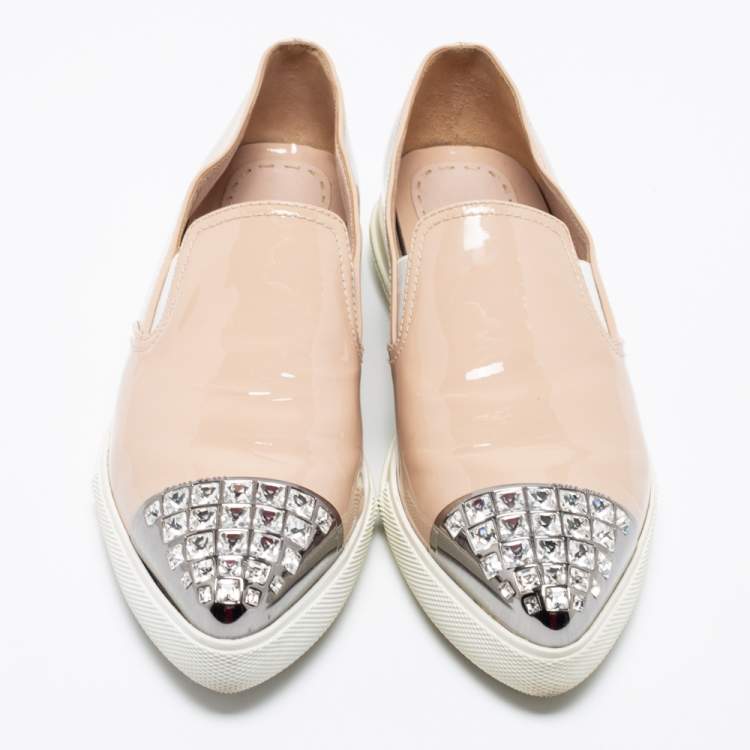 مملوكة مسبقًا Miu Miu Beige Patent Embellished Cap Toe Slip On Sneakers Size 38