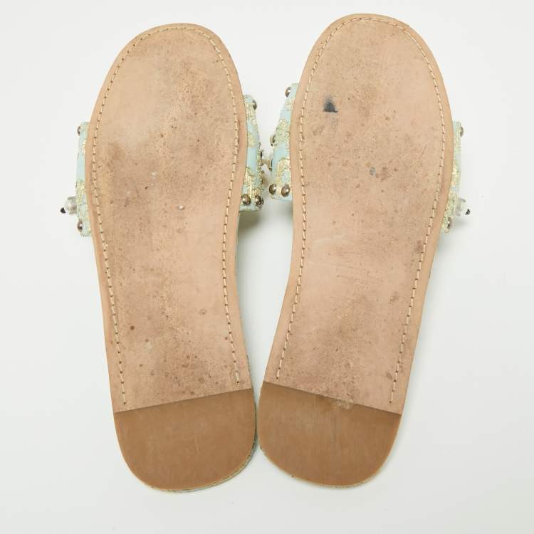 مملوكة مسبقًا Miu Miu Gold/Blue Brocade Fabric Pearl Embellished Slide Sandals Size 39.5 