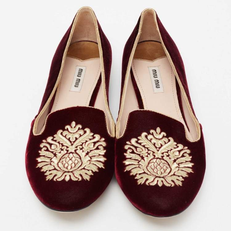 Pre Owned Miu Miu Burgundy Crest Embroidered Velvet Smoking Slippers Size 40
