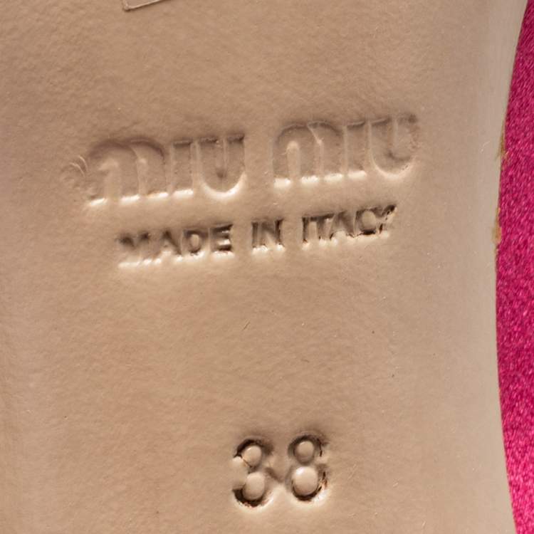 مملوكة مسبقًا Miu Miu Hot Pink Satin Crystal Embellished Heel Peep-Toe Platform Pumps Size 38