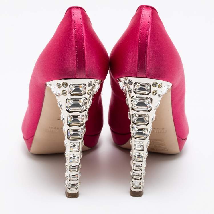 مملوكة مسبقًا Miu Miu Hot Pink Satin Crystal Embellished Heel Peep-Toe Platform Pumps Size 38