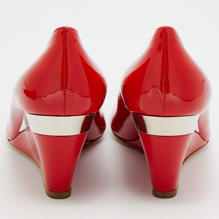 Pre Owned Miu Miu Red Patent Leather Peep Toe Pumps Size 39