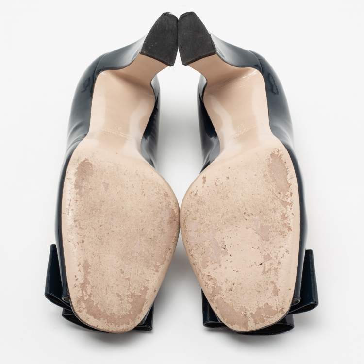 مملوكة مسبقًا Miu Miu Blue Patent Leather Bow Block Heel Pumps Size 37