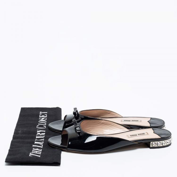 Pre Owned Miu Miu Black Patent Leather Bow Embellished Slides Size 37