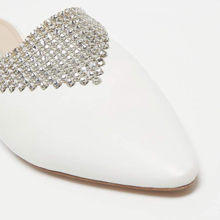 مملوكة مسبقًا Miu Miu White Leather Crystal Embellished Mules Size 40