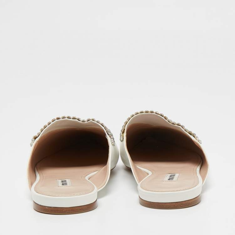 مملوكة مسبقًا Miu Miu White Leather Crystal Embellished Mules Size 40