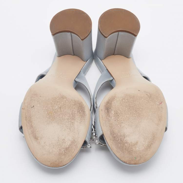 مملوكة مسبقًا Miu Miu Grey Crystal And Pearl Embellished Satin Block Heel Slide Sandals Size 35.5