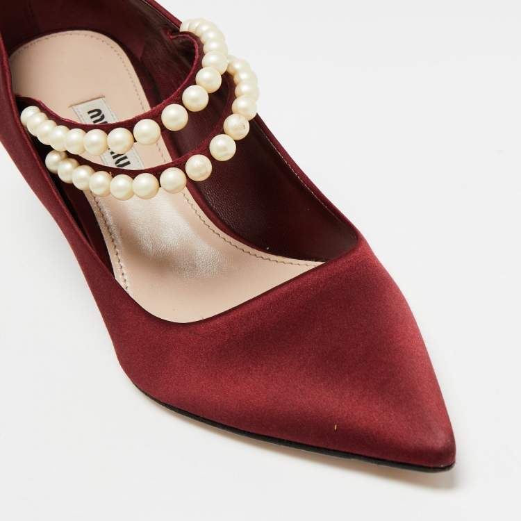 Pre Owned Miu Miu Burgundy Satin Faux Pearl Embellished Pumps Size 36