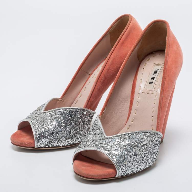 Pre Owned Miu Miu Silver/Coral Pink Coarse Glitter and Suede Peep-Toe Pumps Size 36.5