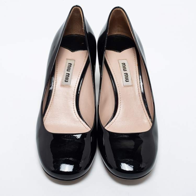 مملوكة مسبقًا Miu Miu Black Patent Crystal Embellished Block Heel Pumps Size 36.5