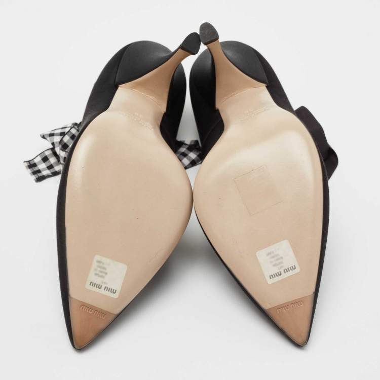 Pre Owned Miu Miu Black Satin Ankle Wrap Pointed Toe Pumps Size 38