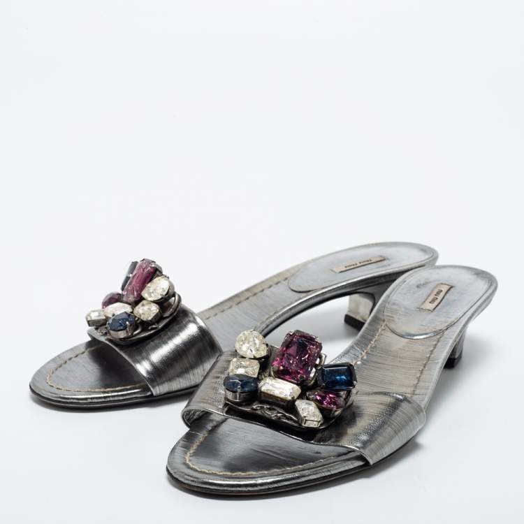Pre Owned Miu Miu Metallic Grey Leather Crystal Embellished Slide Sandals Size 40