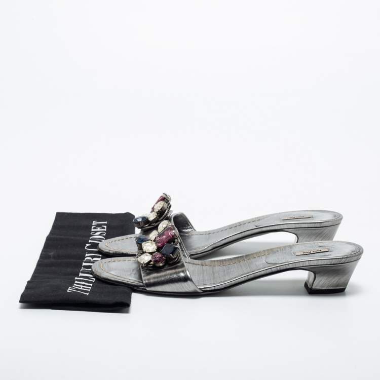 Pre Owned Miu Miu Metallic Grey Leather Crystal Embellished Slide Sandals Size 40
