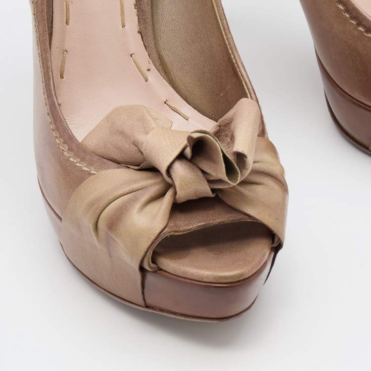 Pre Owned Miu Miu Grey Two Tone Leather Bow Platform Pumps Size 37.5
